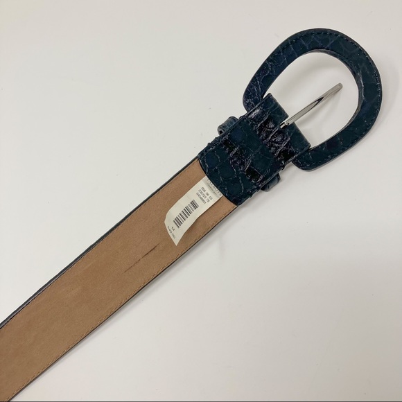 This is a beautiful belt. Only reposting because it doesn’t fit me - Picture 9 of 11